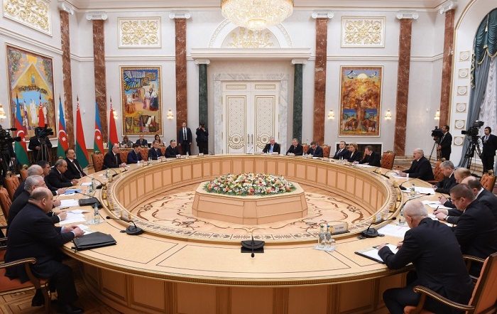 Azerbaijani, Belarusian presidents held expanded meeting